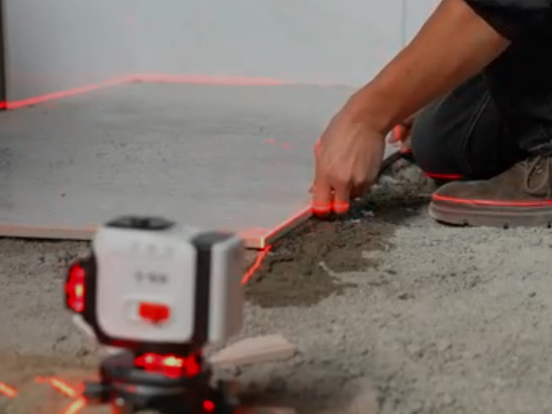 What factors are related to the laser wavelength of 2-Line Red Laser Level